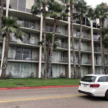 Bahia Resort Hotel - Rooms facing beach. Bottom floor is really convenient if you have stuff to carry back and forth from car or if you have a toddler. - San Diego, CA