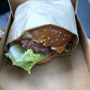 Acme Burger - Sonoma Mountain beef burger - Burgers Near Me - Cotati, California Acme Burger - Sonoma Mountain beef burger - Burgers Near Me - Cotati, California