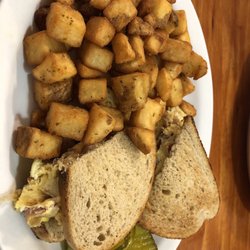 Dnl's Restaurant - Toasted western with side of home fries