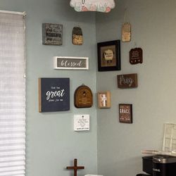 The Hippie Hipster Barbershop - Prayer corner