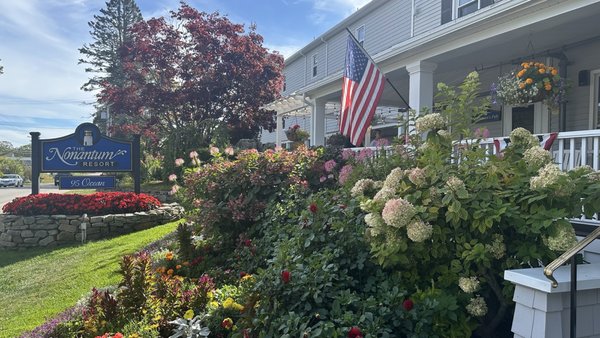 Latitudes At Nonantum Resort by null