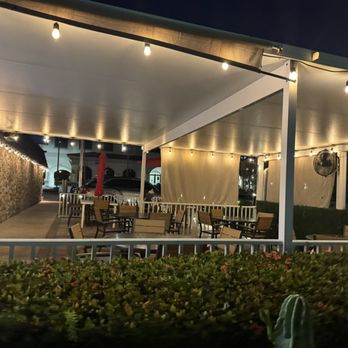 Brooks Burgers - Hot Dogs Near Me - Naples, Florida Brooks Burgers - Hot Dogs Near Me - Naples, Florida