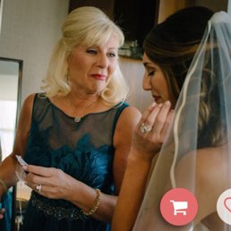 Wedding moment brought to you by Lauren Belle Jewelry