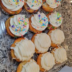 Cakes To Dye For