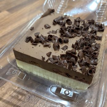 Dee’s Donuts & Pastry - Donuts Near Me - Las Vegas, Nevada Dee’s Donuts & Pastry - Donuts Near Me - Las Vegas, Nevada