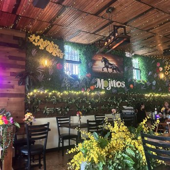 Mojitos Restaurant Bar - Floral decoration on walls - Latin American Near Me - Jackson Heights, New York
