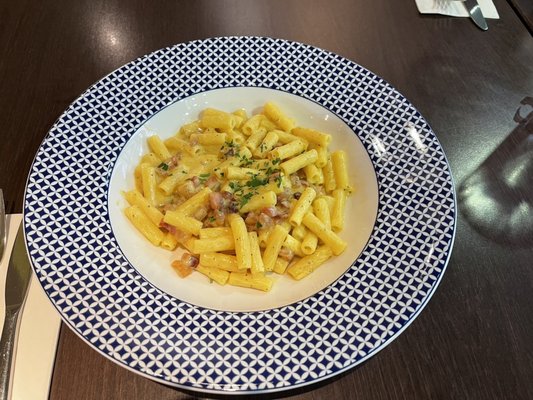 Carluccio's by null