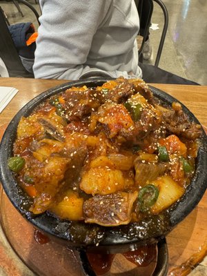 Daeho Kalbijjim & Beef Soup by null