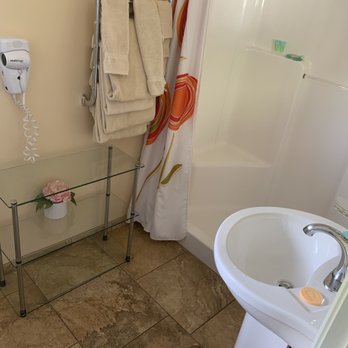 Lava Hotel - Sink with shelves behind to put toiletries on - Hotels Near Me - Lava Hot Springs, Idaho Lava Hotel - Sink with shelves behind to put toiletries on - Hotels Near Me - Lava Hot Springs, Idaho