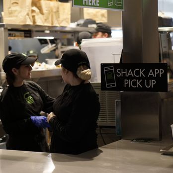 Shake Shack Glendale - Burgers Near Me - Glendale, California