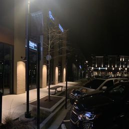 Panoramic pic of storefront