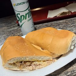 Panaderia La Borinqueña - Pernil en pan sobao