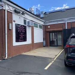 North Fork Doughnut - Back entrance