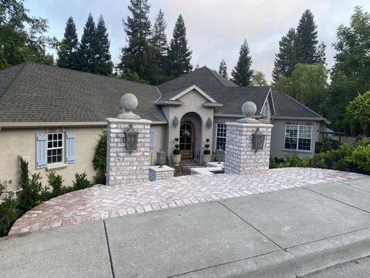 New Driveways - Replace your driveway/walkway with pavers or concrete