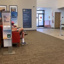 Wells Fargo Bank - If you have nowhere to spend several hours of your life, then come to this bank.