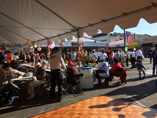 Two Star Market by null