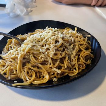 The Submarine Crab - Garlic noodles - very good - Seafood Near Me - Hawthorne, California