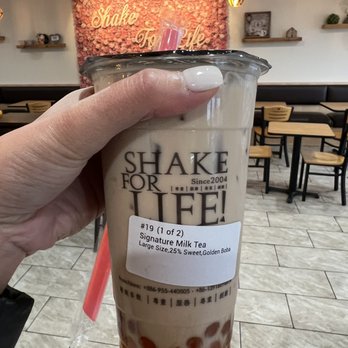 Ding Tea Detroit - My milk tea with golden boba - Bubble Tea Near Me - Madison Heights, Michigan