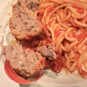 Gabbiano's - Dry and cold meatballs and overcooked spaghetti - Italian Near Me - Portland, Oregon