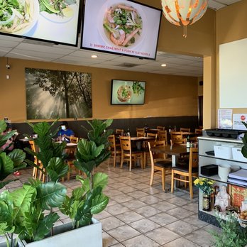 Bale Valley Restaurant - Entrance to inside dining area - Vietnamese Near Me - Canoga Park, California
