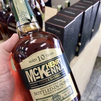 Heaven Hill Bourbon Experience - Henry McKenna 10 yr - Tours Near Me - Bardstown, Kentucky