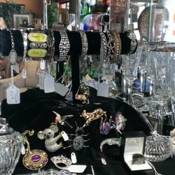 Design with Cents Resale Home Furnishings