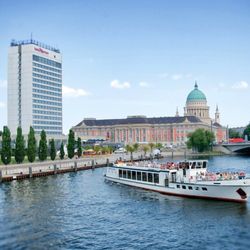 WEISSE FLOTTE Potsdam - Die MS Königswald im Hafen Potsdam.