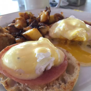 Dish n' Dat - Probably the best Benedict I've ever had - American Near Me - Canton, Connecticut