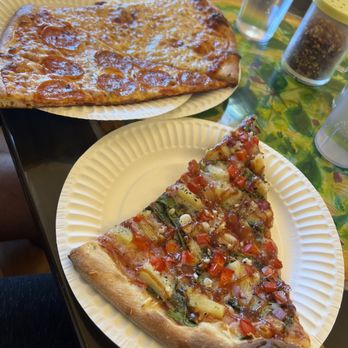 Headies Pizza & Pour - Pizza Near Me - Trinidad, California Headies Pizza & Pour - Pizza Near Me - Trinidad, California