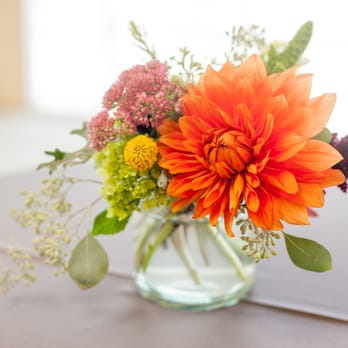belle-flower - Small centerpiece by Belle-Flower - Florists Near Me - Emeryville, California