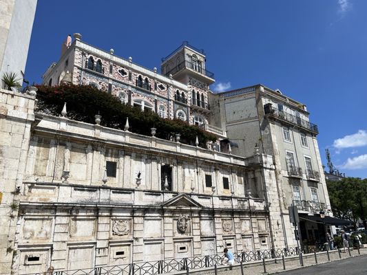 Palacete Chafariz d'El Rei by null