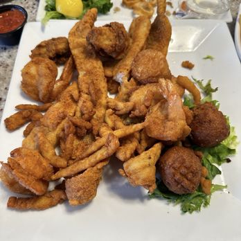 Pirate's Cove Restaurant - Seafood platter - Seafood Near Me - Chesapeake, Virginia Pirate's Cove Restaurant - Seafood platter - Seafood Near Me - Chesapeake, Virginia