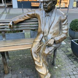 Willy-Millowitsch-Denkmal Willy-Millowitsch-Platz, Breite Str