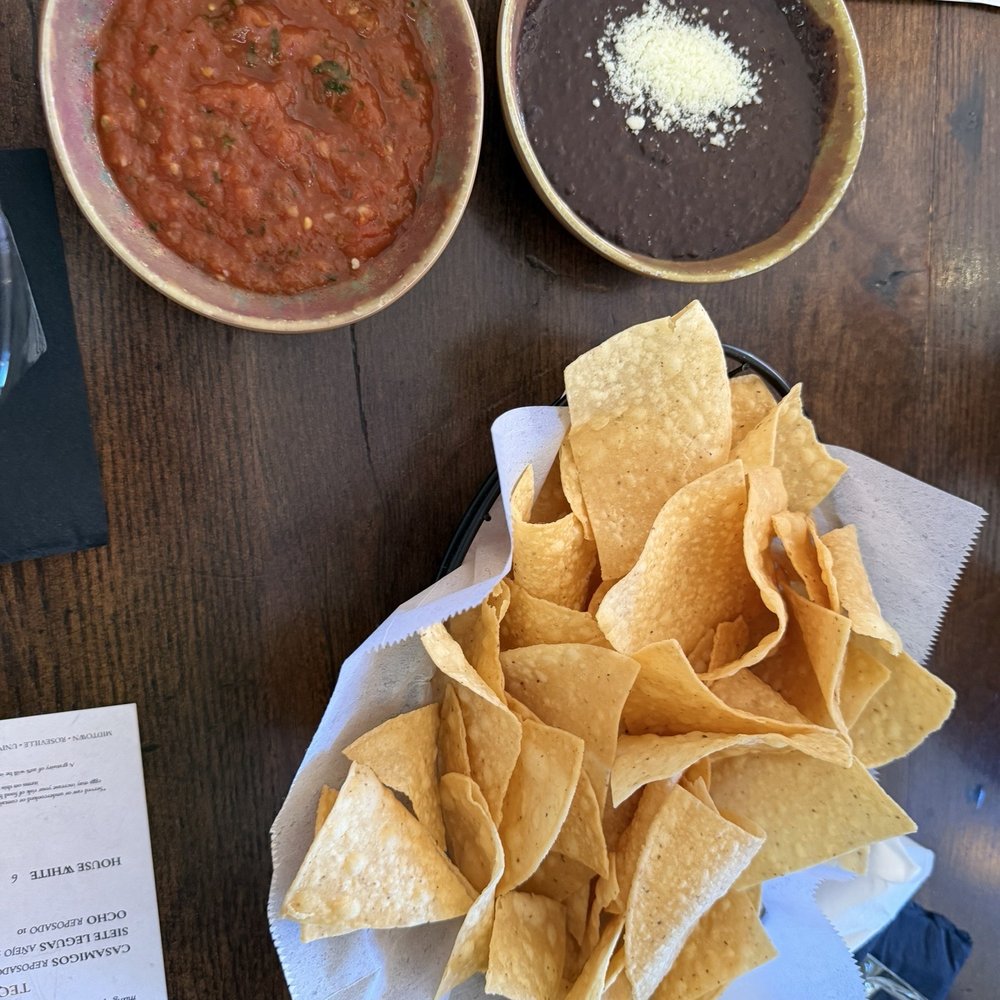 Zócalo - Complimentary chips with salsa and bean dip (5/5) - Mexican Near Me - Sacramento, California Zócalo - Complimentary chips with salsa and bean dip (5/5) - Mexican Near Me - Sacramento, California