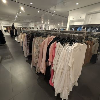 H&M - Women's Clothing Near Me - Escondido, California