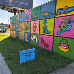 Pix Shoes of Louisville - It is the outside of the building.