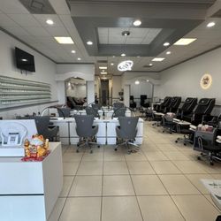 Lucky Star Nails - Inside the nail salon