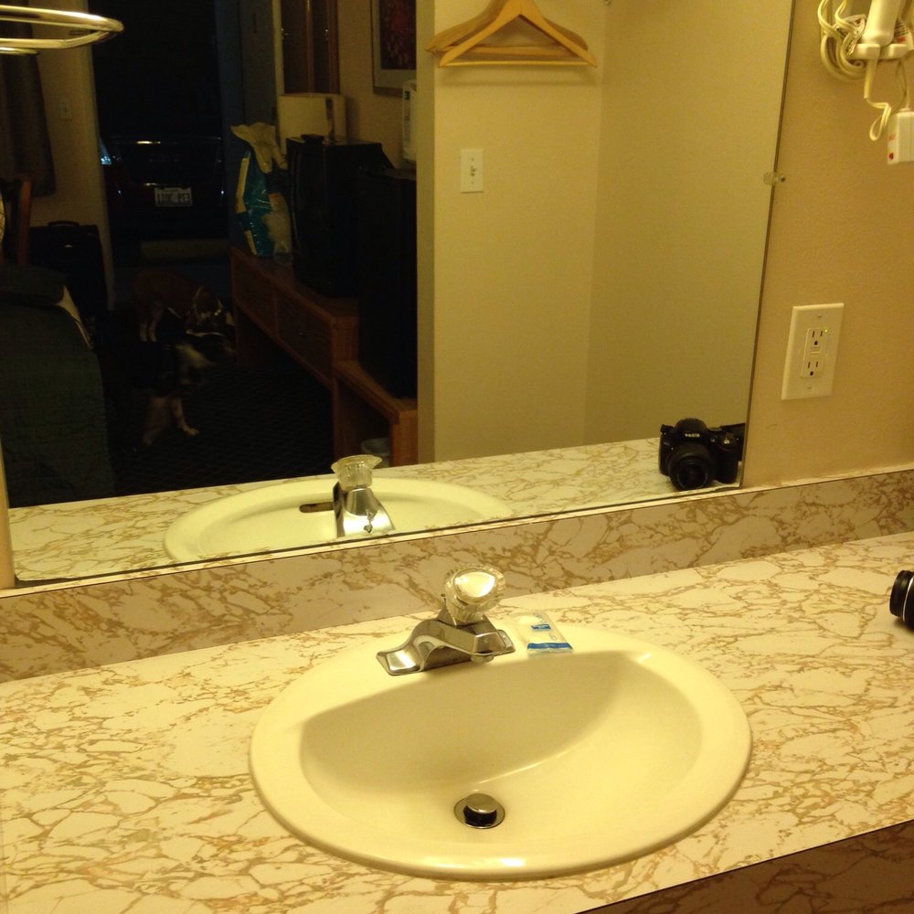 Rodeway Inn - Hotels Near Me - Hardin, Montana Rodeway Inn - Hotels Near Me - Hardin, Montana