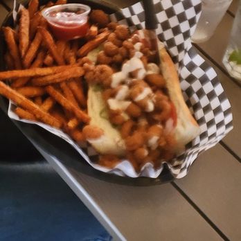 Lola - Crawfish po'boy - Cajun/Creole Near Me - North Charleston, South Carolina