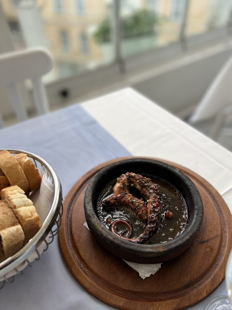 Eleos Restaurant