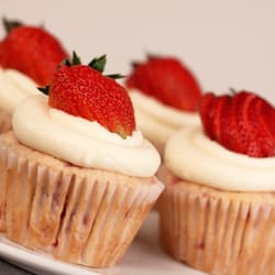 Simply Frosted - Very Berry Cupcake