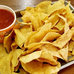 Tacos 4 Life - Large chips and salsa is delicious