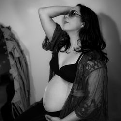 Chittle Photography - Feeling beautiful even while expecting