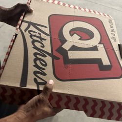 QuikTrip - QT pizza box to go