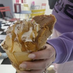 Brody's Candy Corner & Sundae Shop - Pumpkin Crunch Sundae