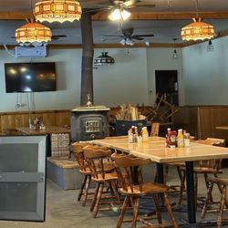 The Oaks Restaurant - Dining room.