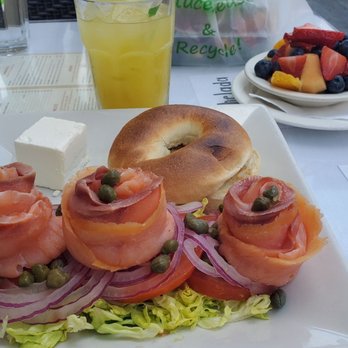 Roxanne Cafe - Look this presentation of lox and bagel!! The salmon is in rosettes! It was fresh and simply fantastic. - Italian Near Me - San Francisco, California