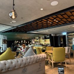 Alibi - Wine Dine Be Social - Cozy Bar Lounge seating area