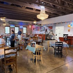 Gus's World Famous Fried Chicken - Lovell Road - Inside of Restaurant