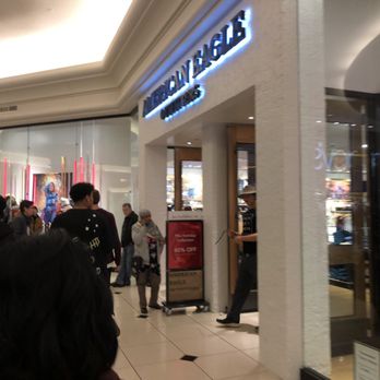 American Eagle Outfitters - Outside the store - Sports Wear Near Me - Troy, Michigan